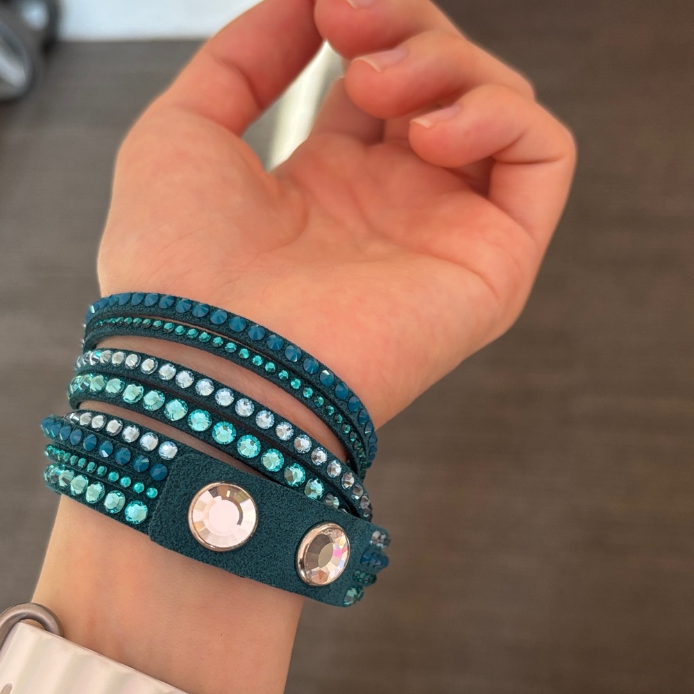 Elegant Blue Crystal Wrap Bracelet - Picture 3 of 3
